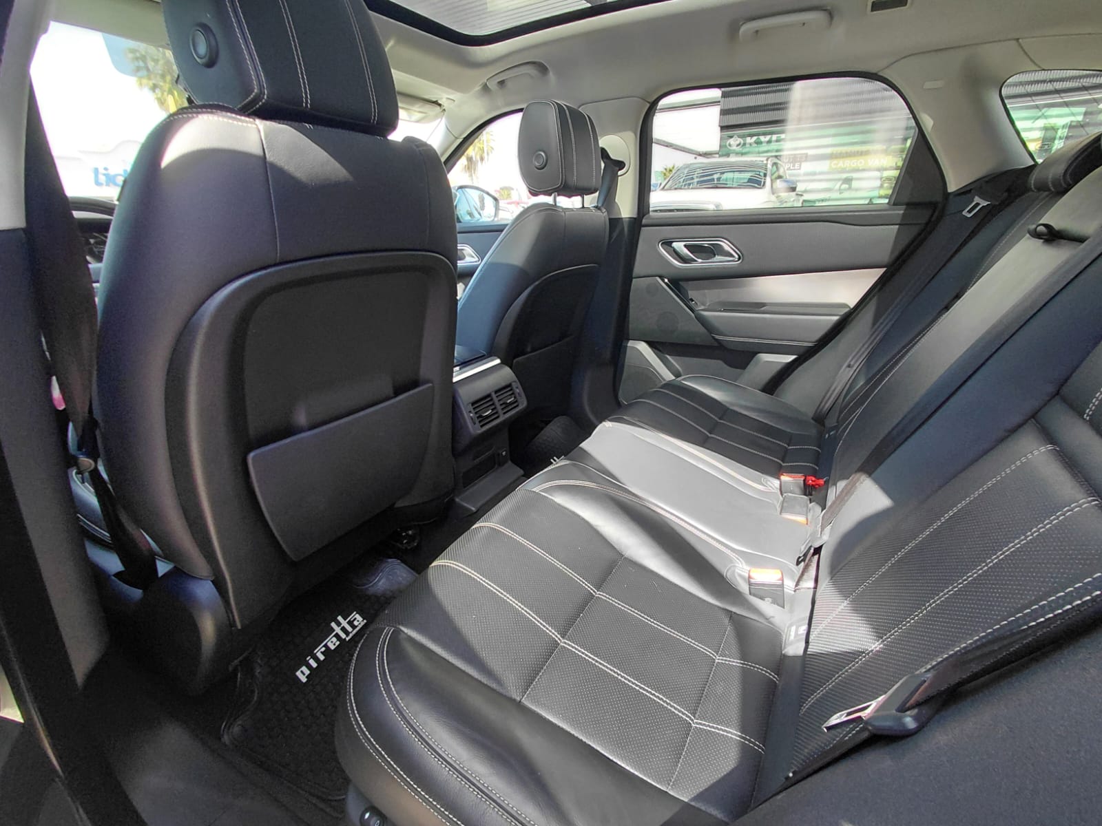 Land Rover Range Rover Velar Awd2.0 Aut — foto 6 de 17