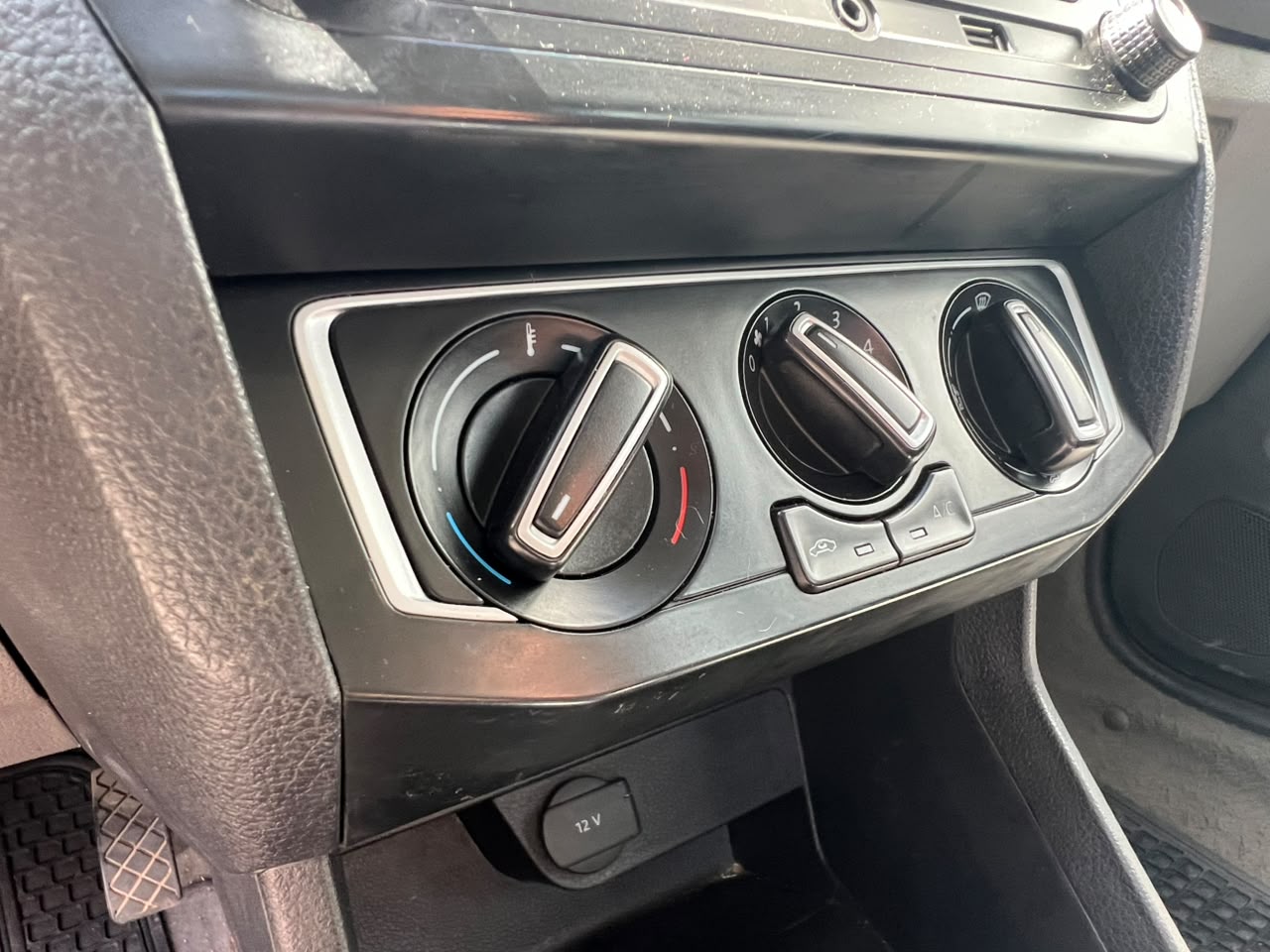 Volkswagen Voyage Trendline — foto 7 de 17