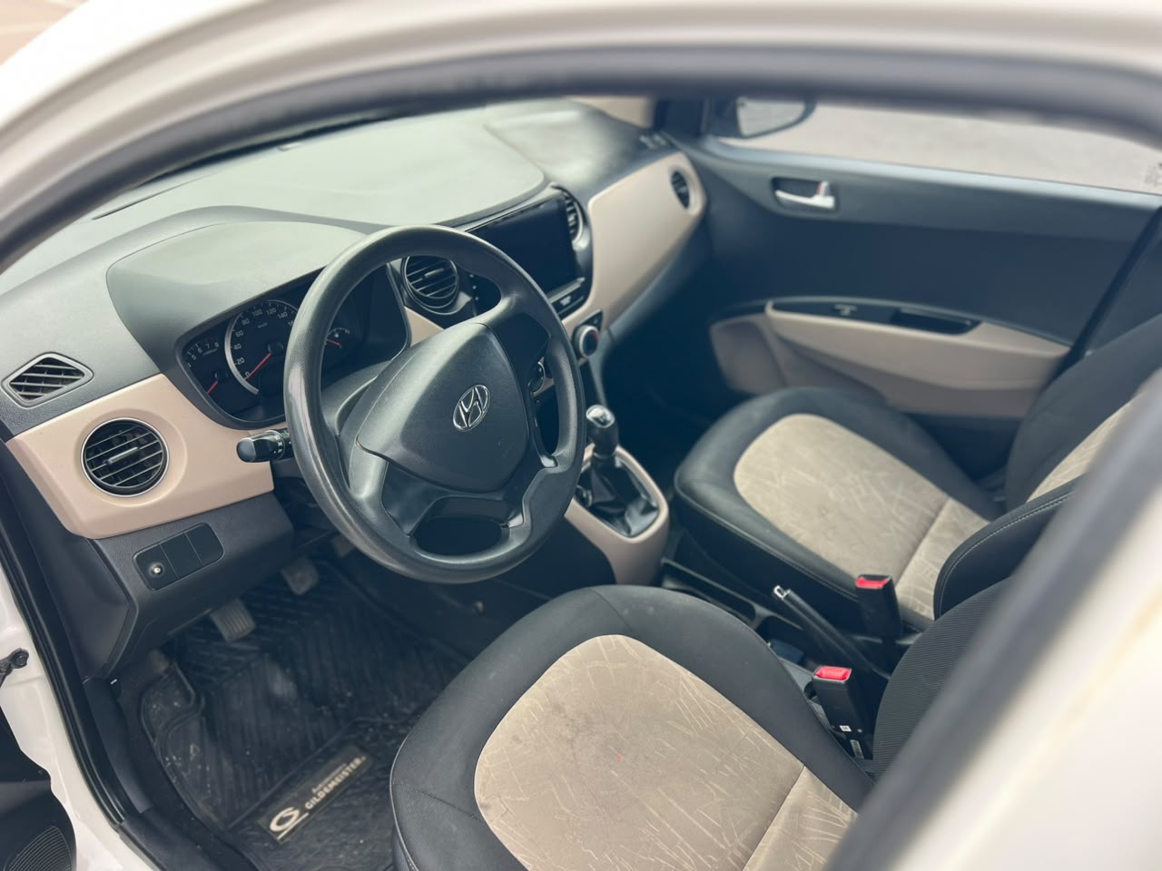 Hyundai Grand I10 — foto 5 de 17